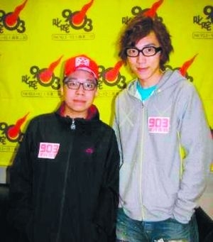 陳冠希為農夫專輯當監制 網友痛批其食言(圖) 陳冠希為農夫專輯當監制 網友痛批其食言(圖)