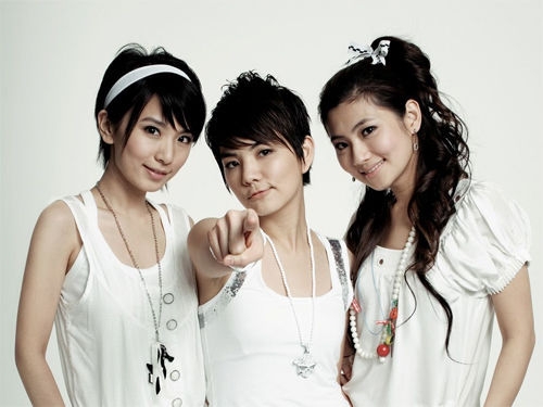 S.H.E確認單飛 Ella自曝桃花盼五年內嫁掉(圖) S.H.E確認單飛 Ella自曝桃花盼五年內嫁掉(圖)