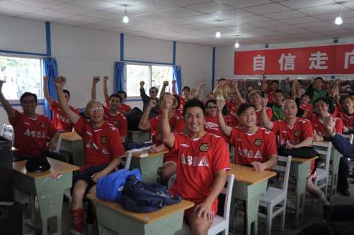 譚詠麟被災民精神感動會繼續履行七年承諾(圖)