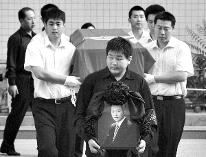 追憶羅京:不論你走多遠 也走不出我們的思念 追憶羅京:不論你走多遠 也走不出我們的思念