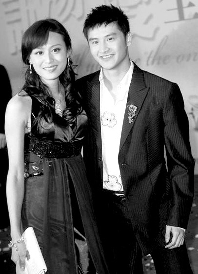 ������D��������͸¶Ů�����^�и��I����ˮ