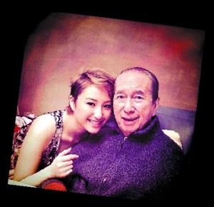 ����Ů���γ����N���c�ְֵ��H�ܺ���